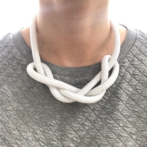 White long rope necklace multiple ways to wear - Picture 6 of 15